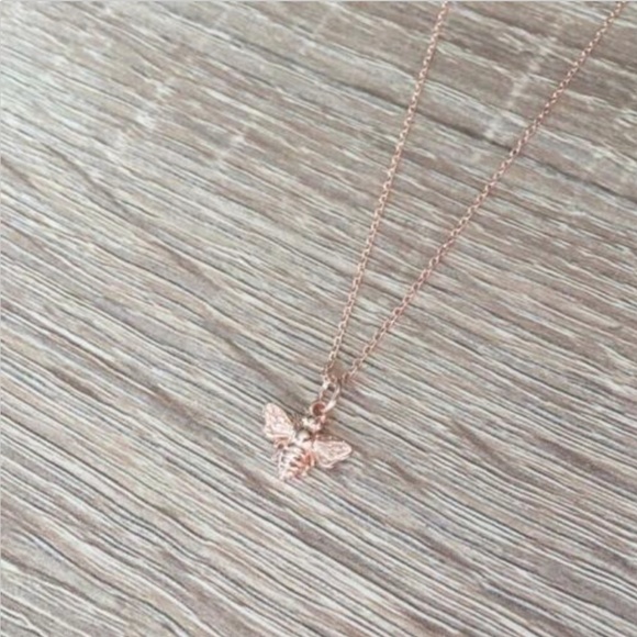 Bumblebee Gold Pedant Necklace, nice Necklace, cute Necklace. - Picture 3 of 3